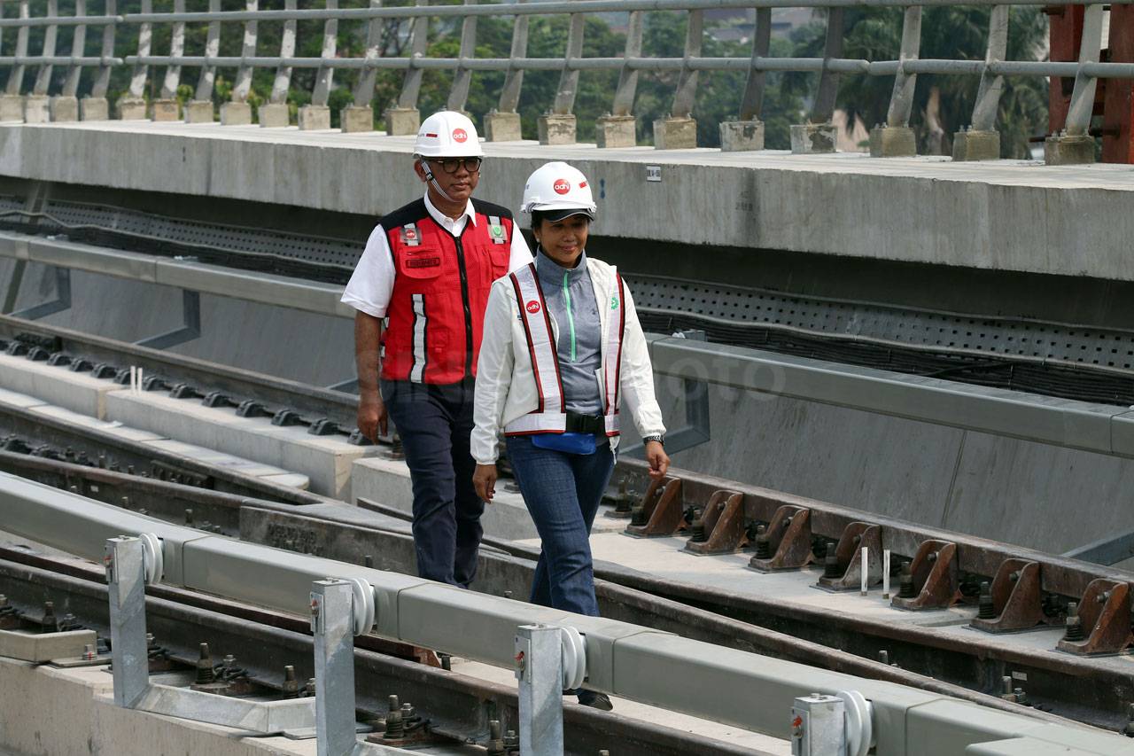 Menteri BUMN Tinjau...