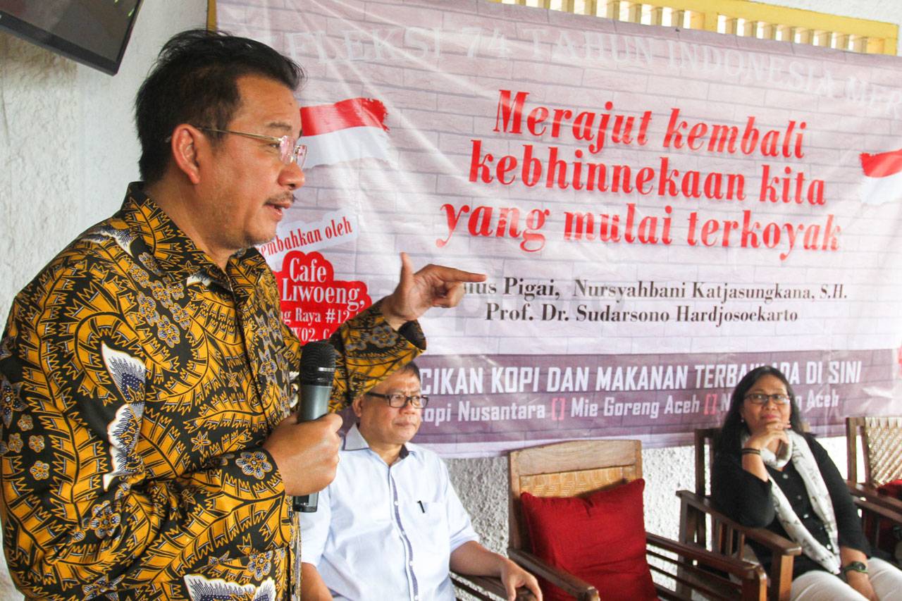 Diskusi Merajut Kembali...