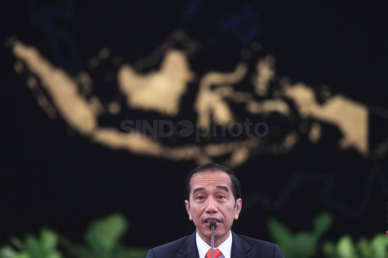 Presiden Jokowi Umumkan...