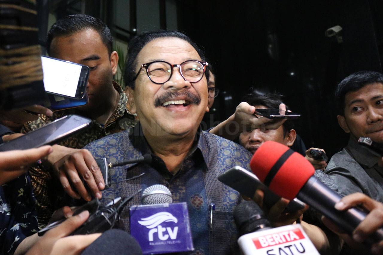 KPK Periksa Eks Gubernur...