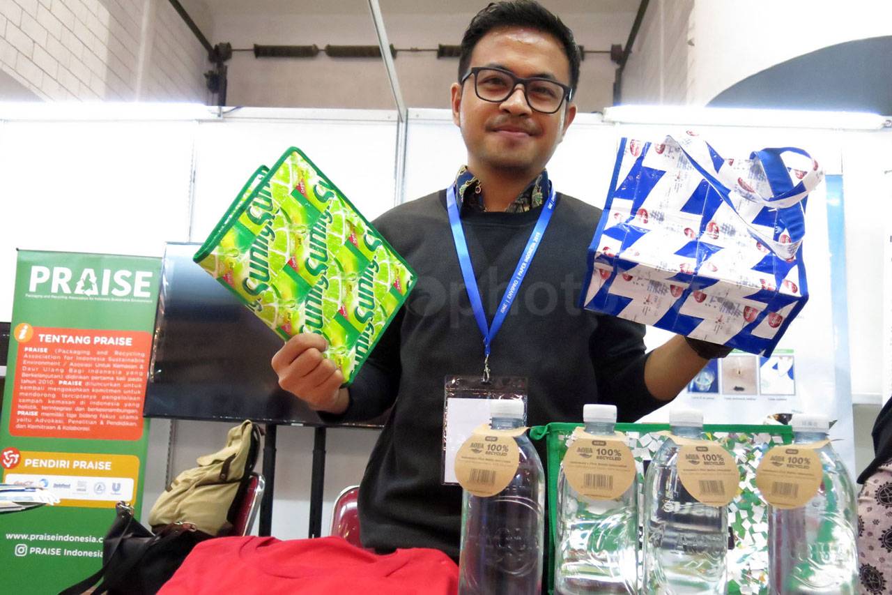 Bahan Baku Daur Ulang...