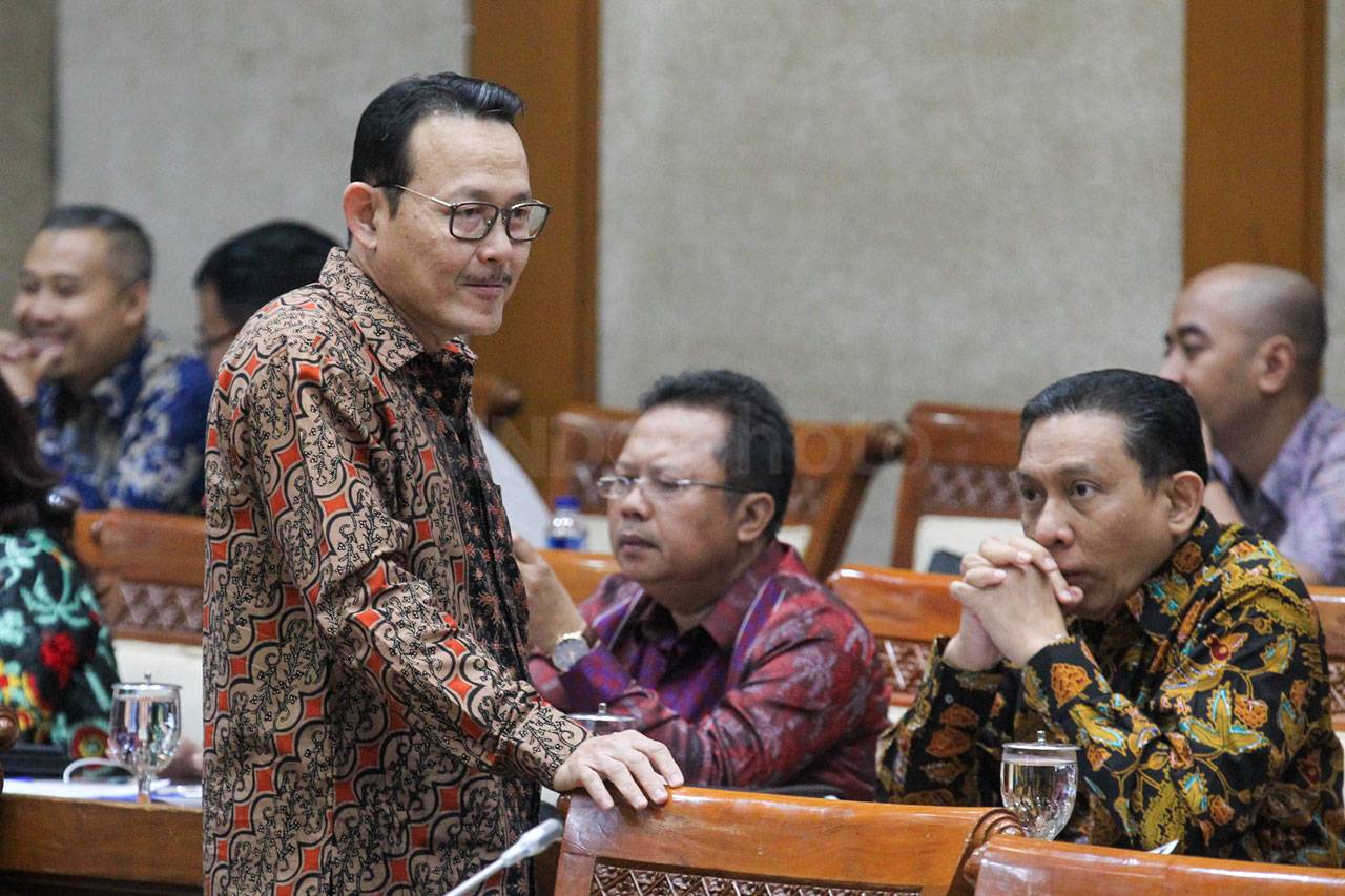 Komisi XI DPR Raker...
