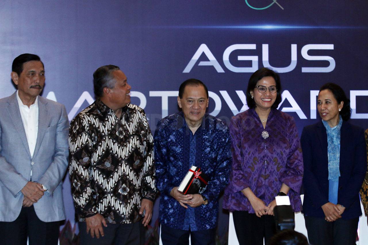 Peluncuran dan Bedah...