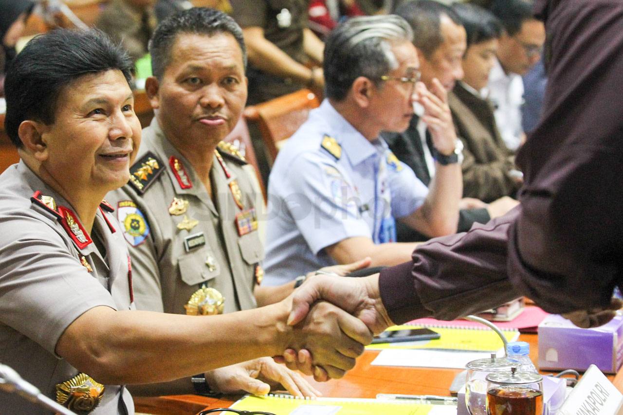 Komisi III Raker dengan...