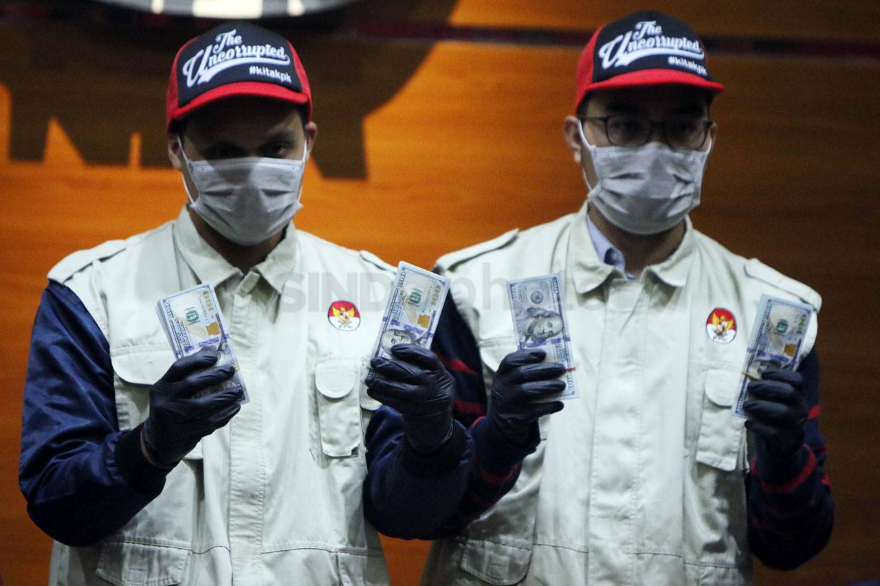 KPK Amankan Uang USD35.000...