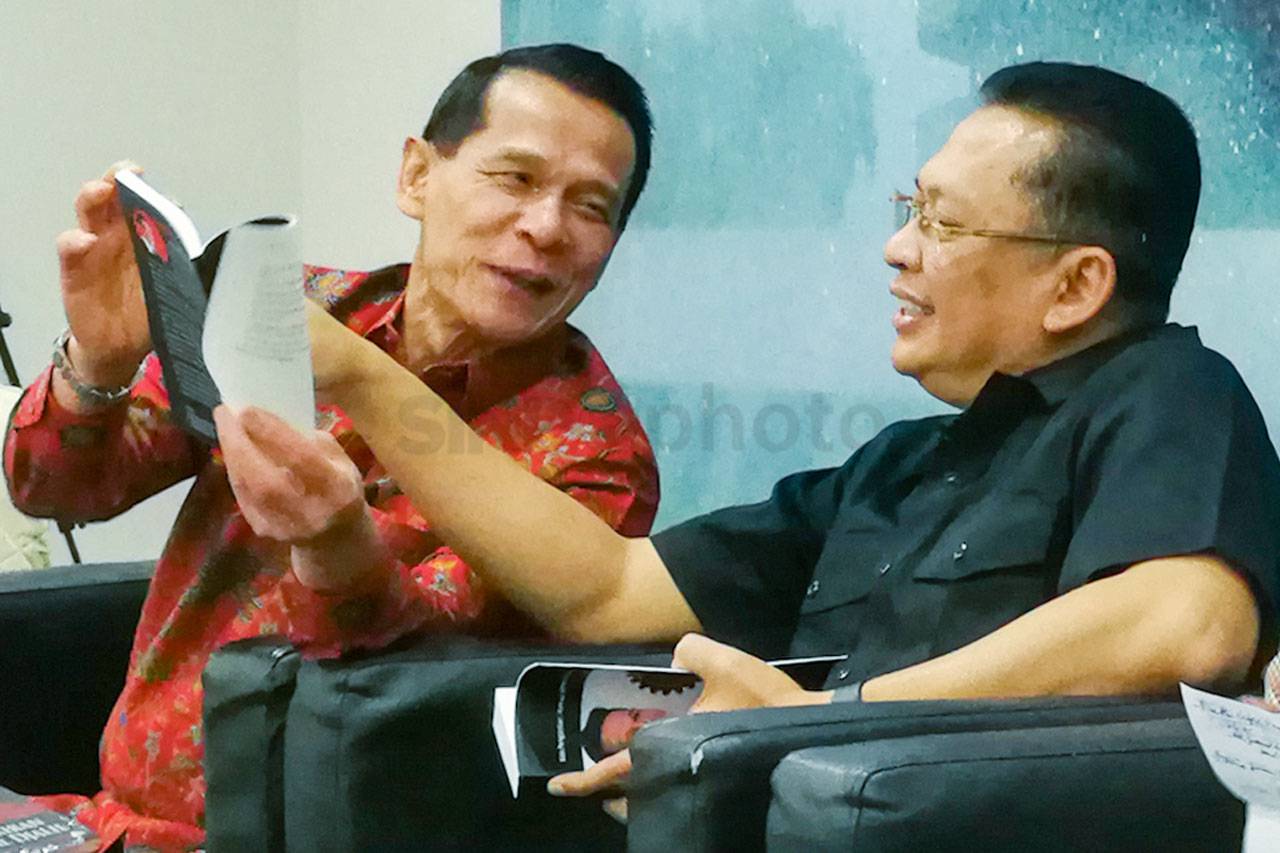 Diskusi dan Peluncuran...