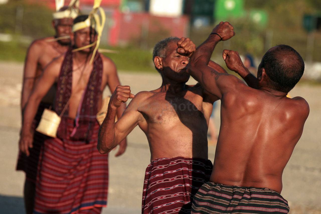 Menikmati Pesona Festival...