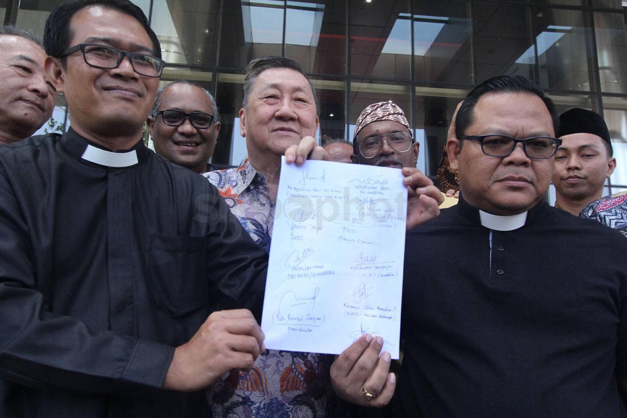 Tokoh Lintas Agama Sampaikan...