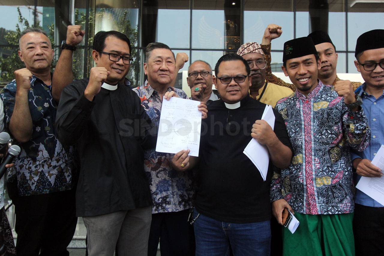 Tokoh Lintas Agama Sampaikan...