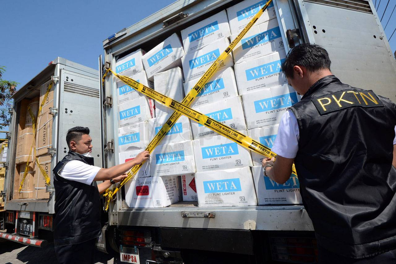 Kemendag Musnahkan Barang...