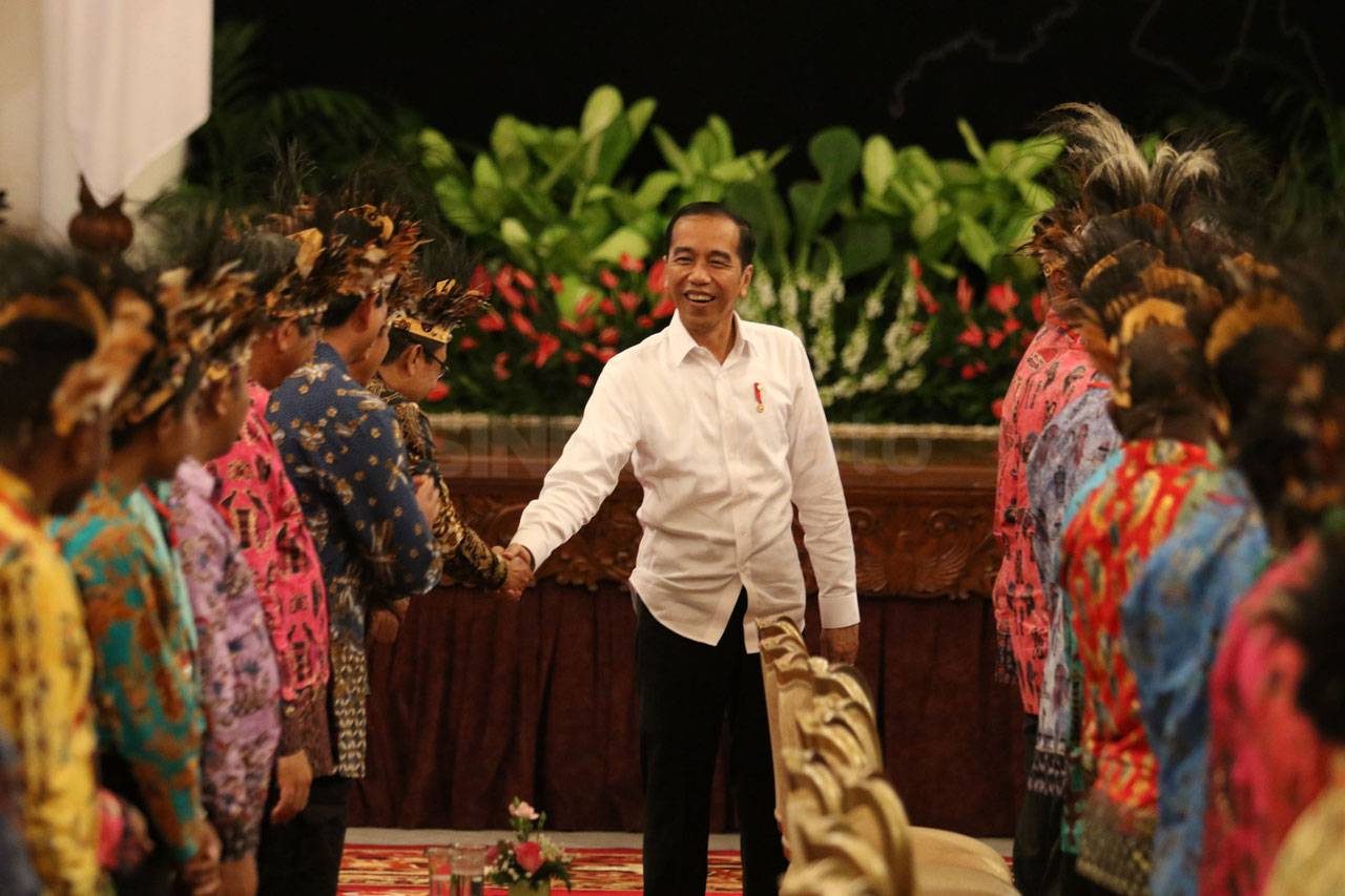 Presiden Jokowi Bertemu...