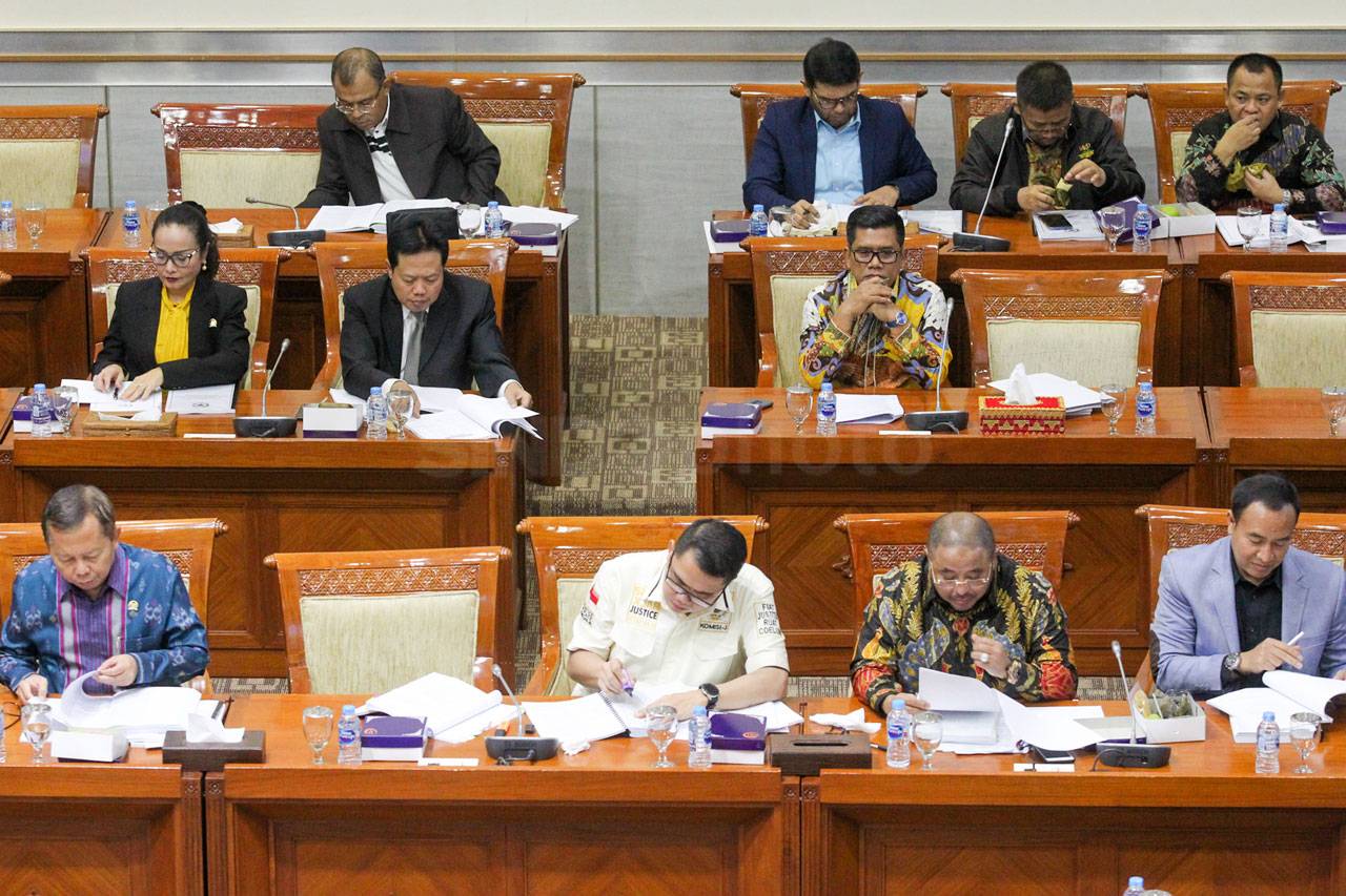Komisi III Gelar Uji...