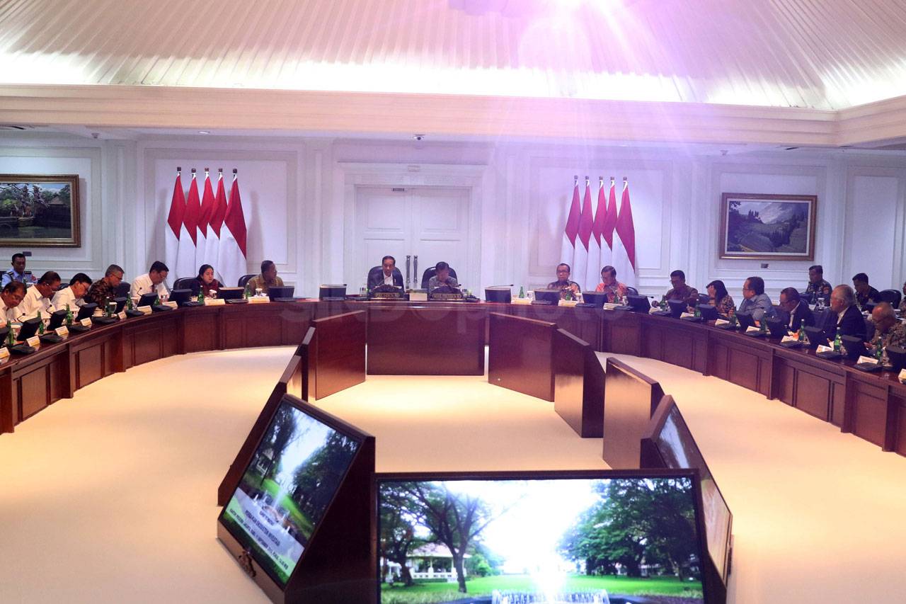 Presiden Jokowi Pimpin...