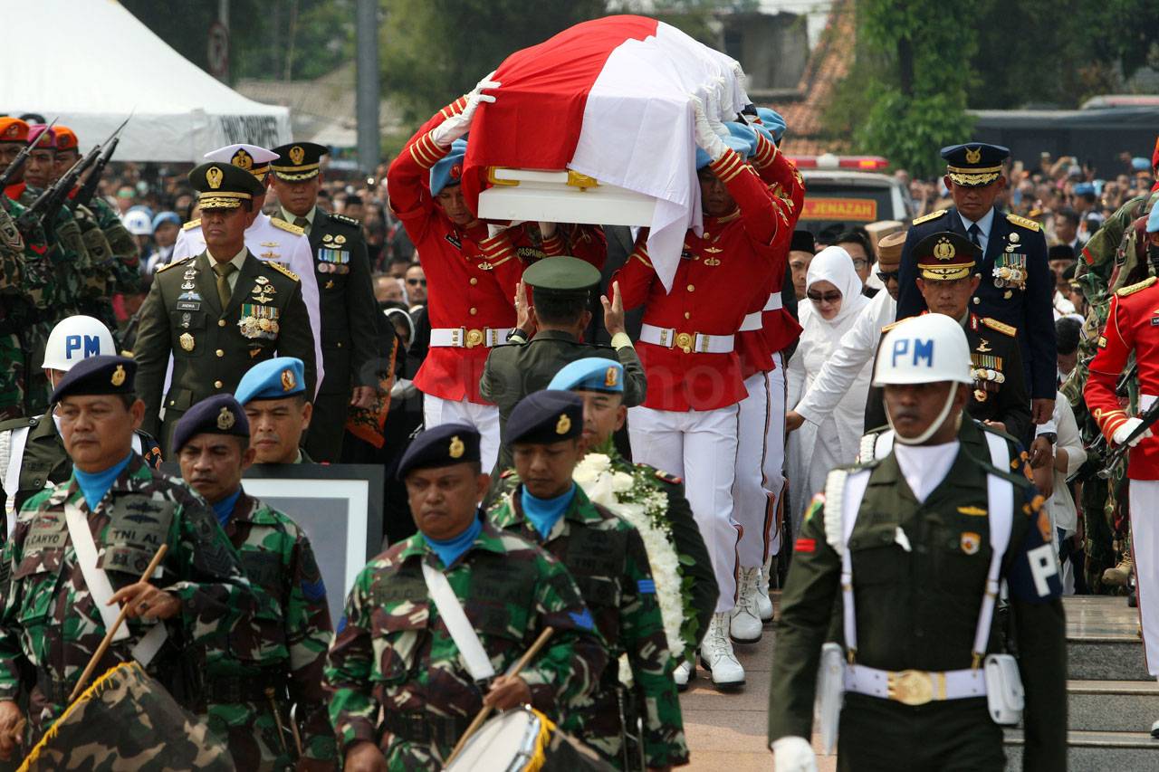 BJ Habibie Dimakamkan...