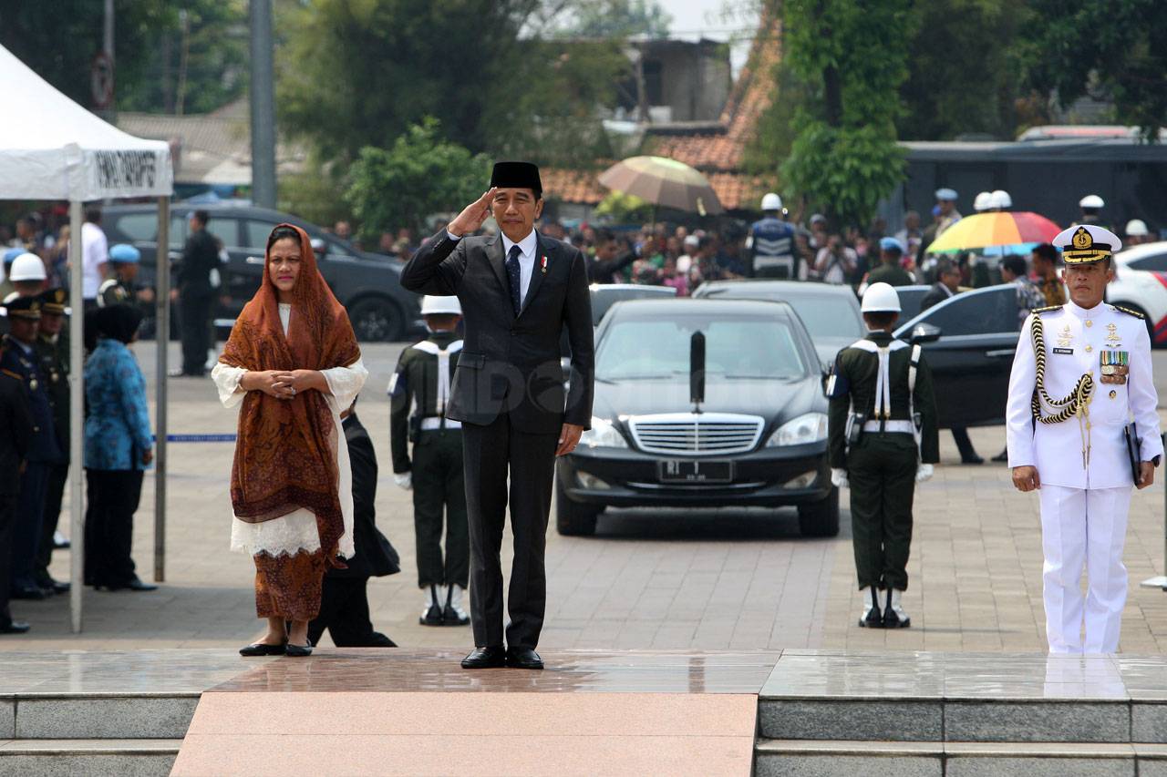 BJ Habibie Dimakamkan...