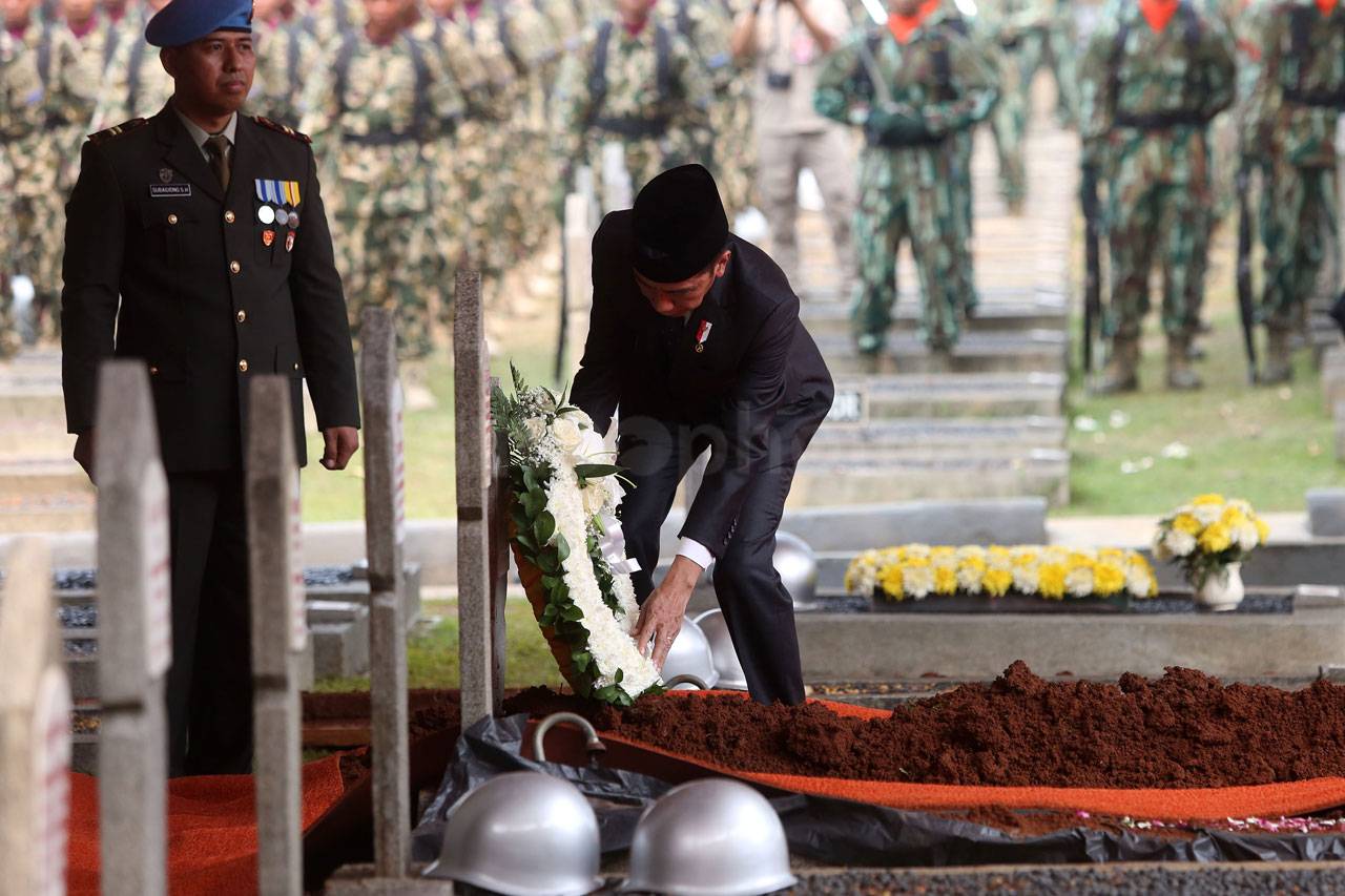 BJ Habibie Dimakamkan...