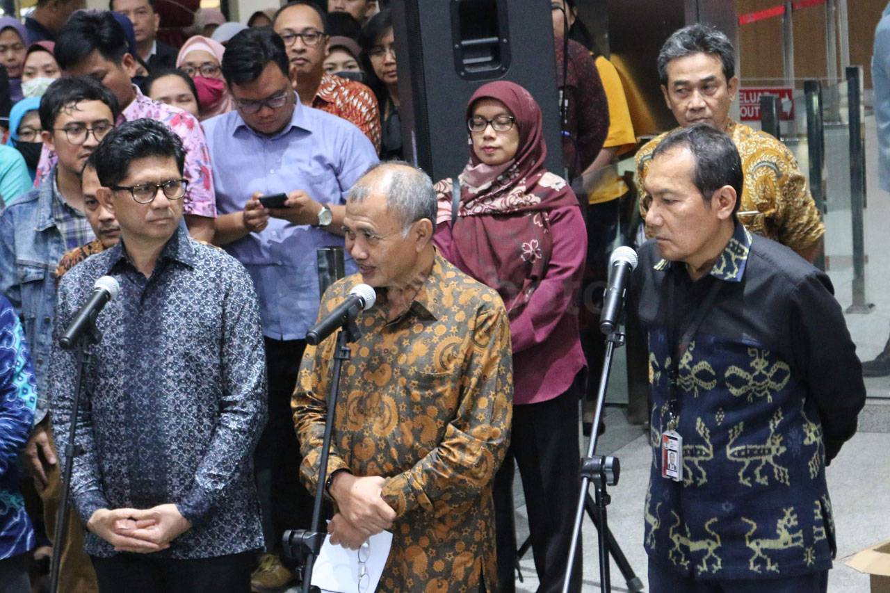 Pimpinan KPK Tanggapi...
