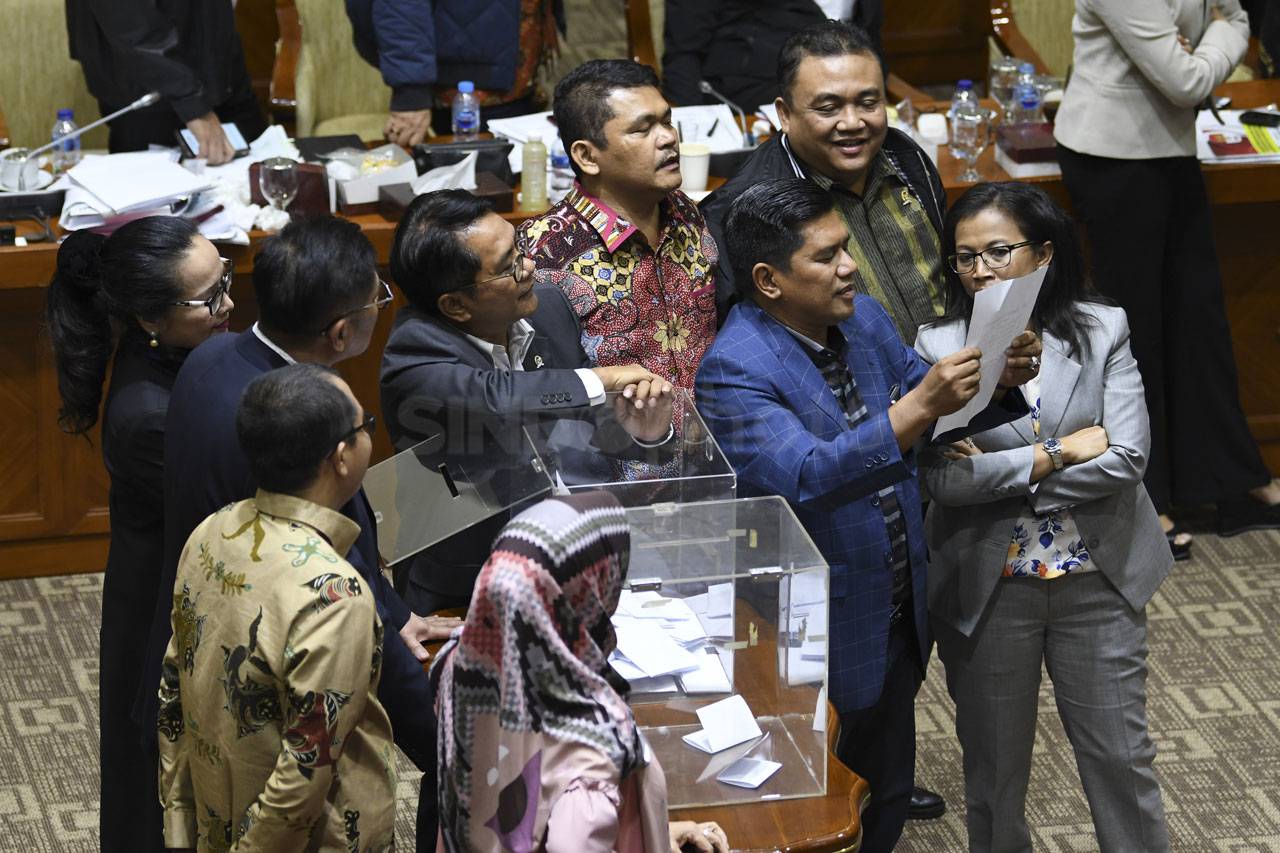 Komisi III DPR Lakukan...
