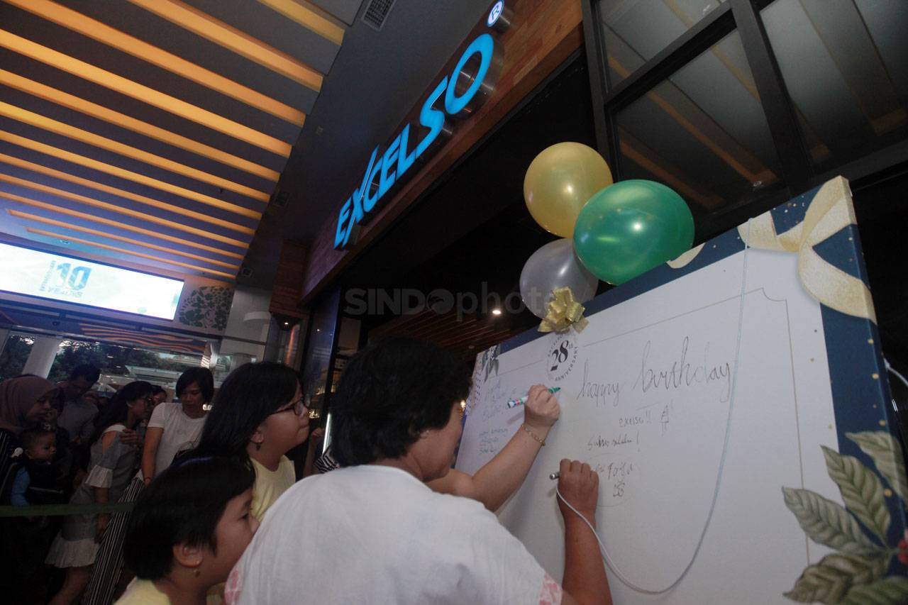 Excelso Bagi-Bagi Hadiah...