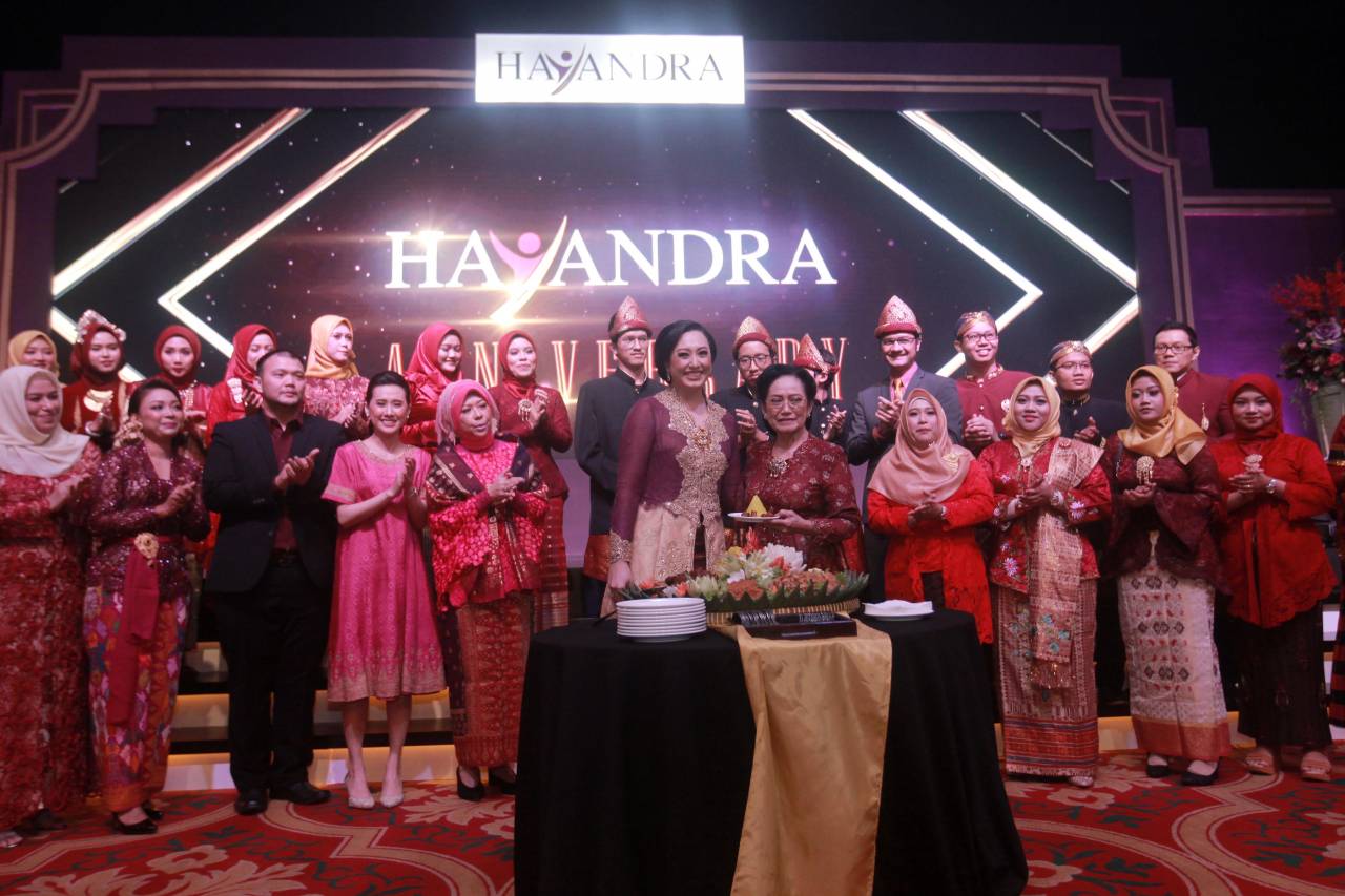 Klinik Hayandra Rayakan...