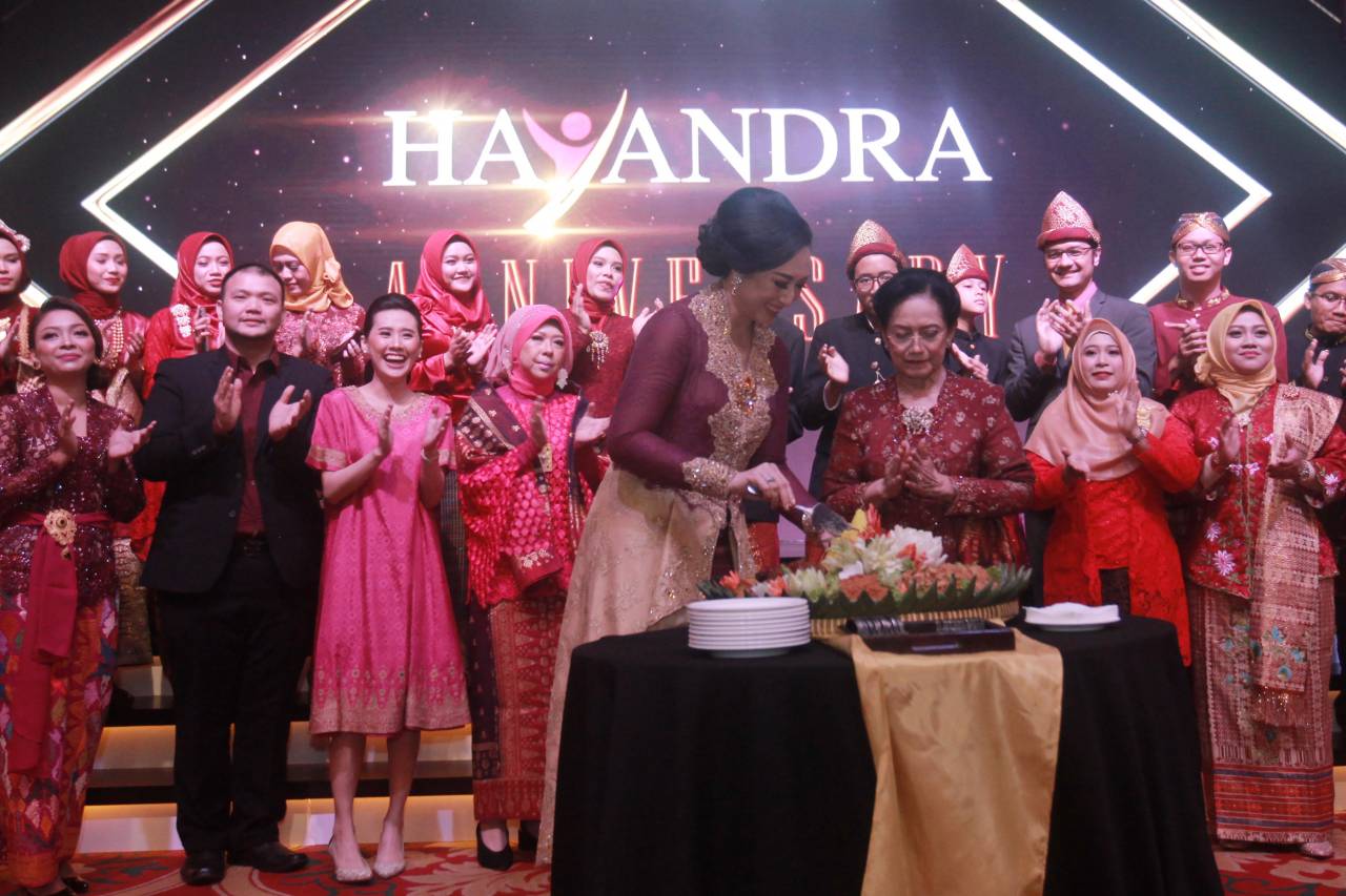 Klinik Hayandra Rayakan...