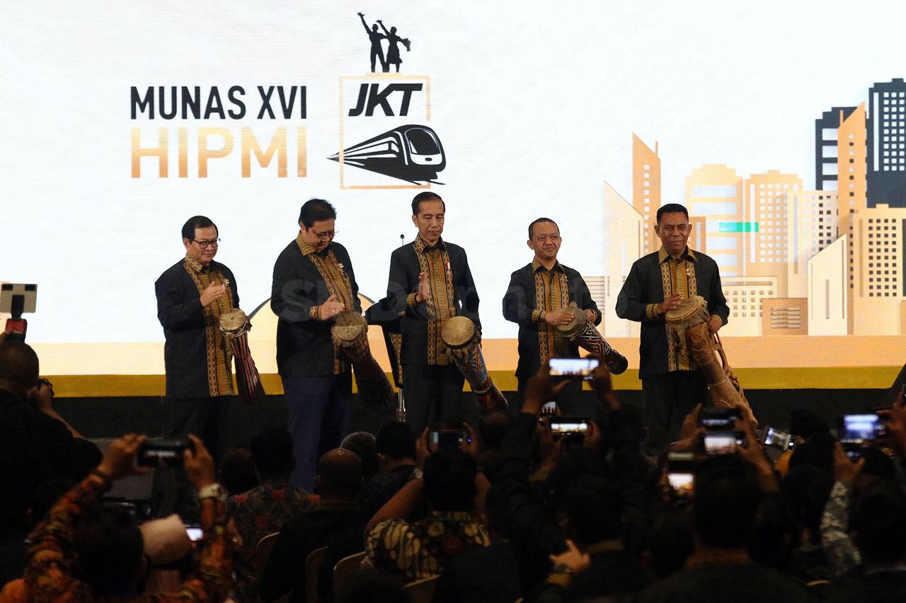 Presiden Jokowi Buka...