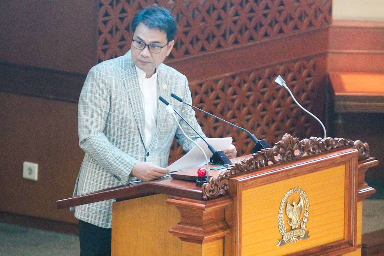 DPR Tetapkan Pimpinan...