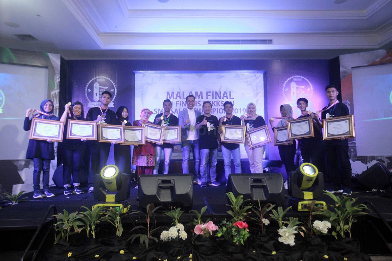 11 Finalis Bersaing...