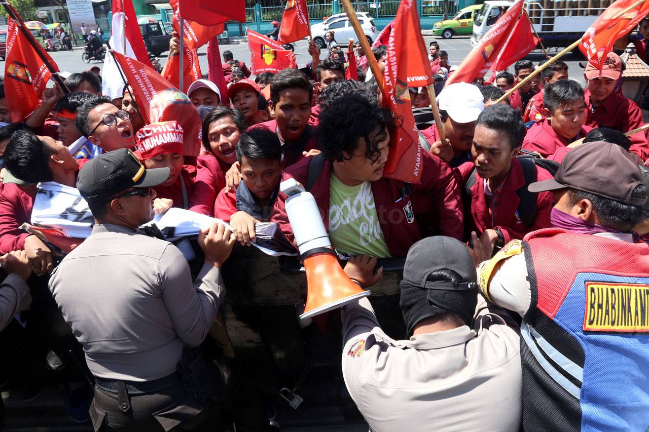 BEM Muhammadiyah Tolak...