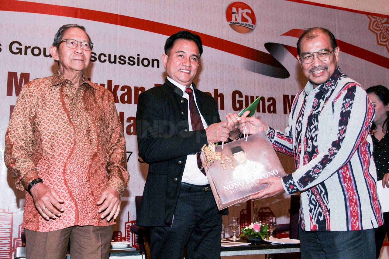 Ginandjar Kartasasmita...