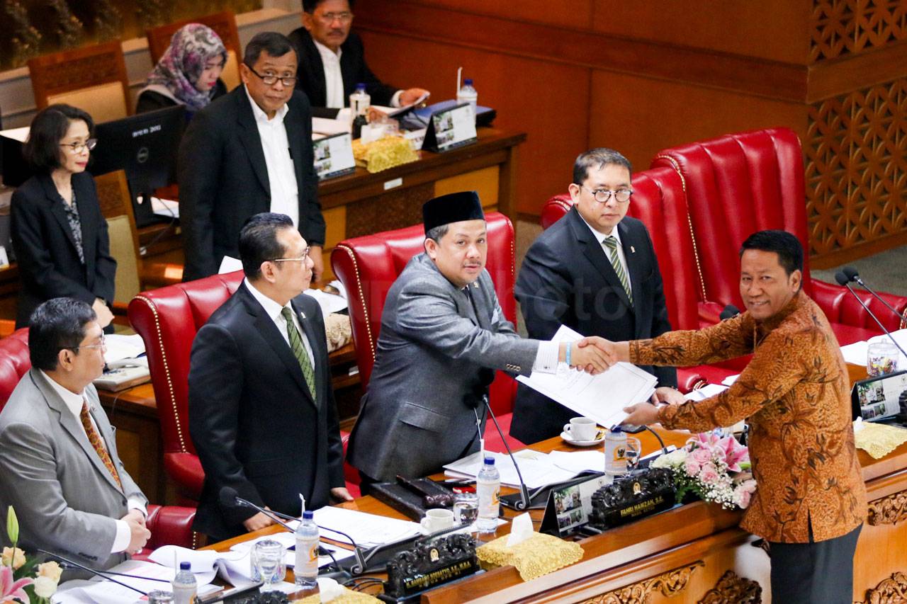 DPR Sahkan RUU KPK
