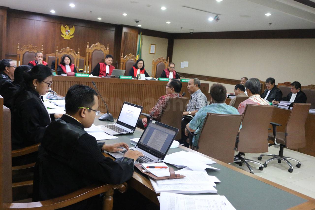 Sidang Markus Nari Hadirkan...