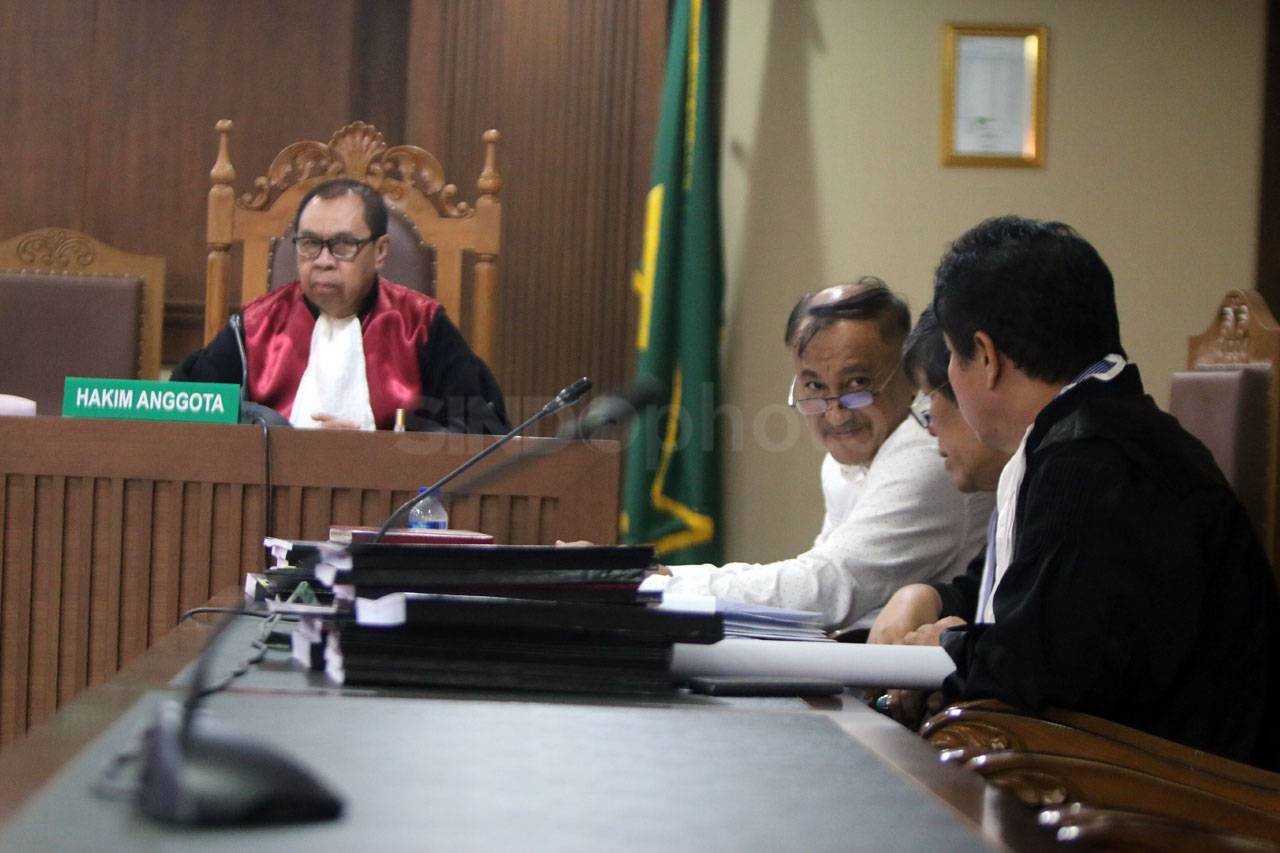 Sidang Markus Nari Hadirkan...