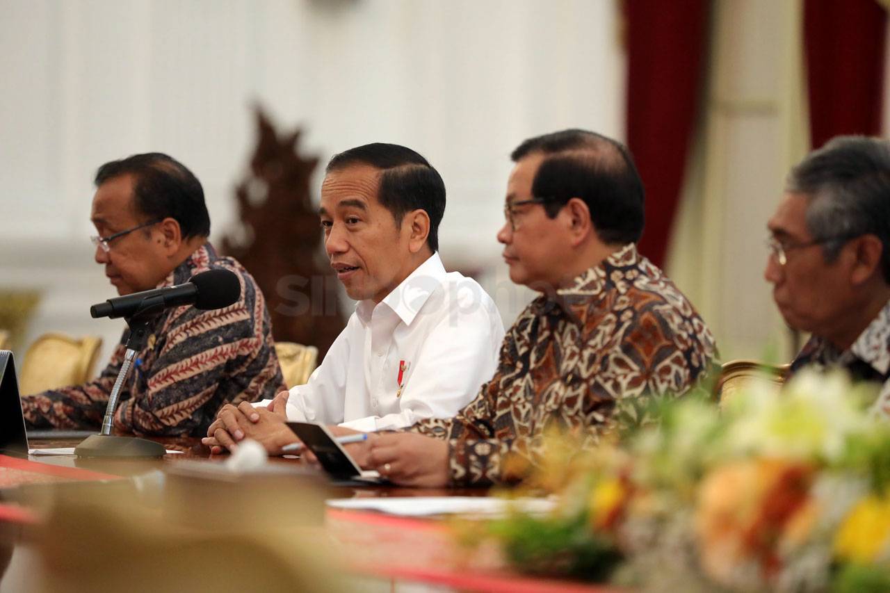 Presiden Jokowi Terima...
