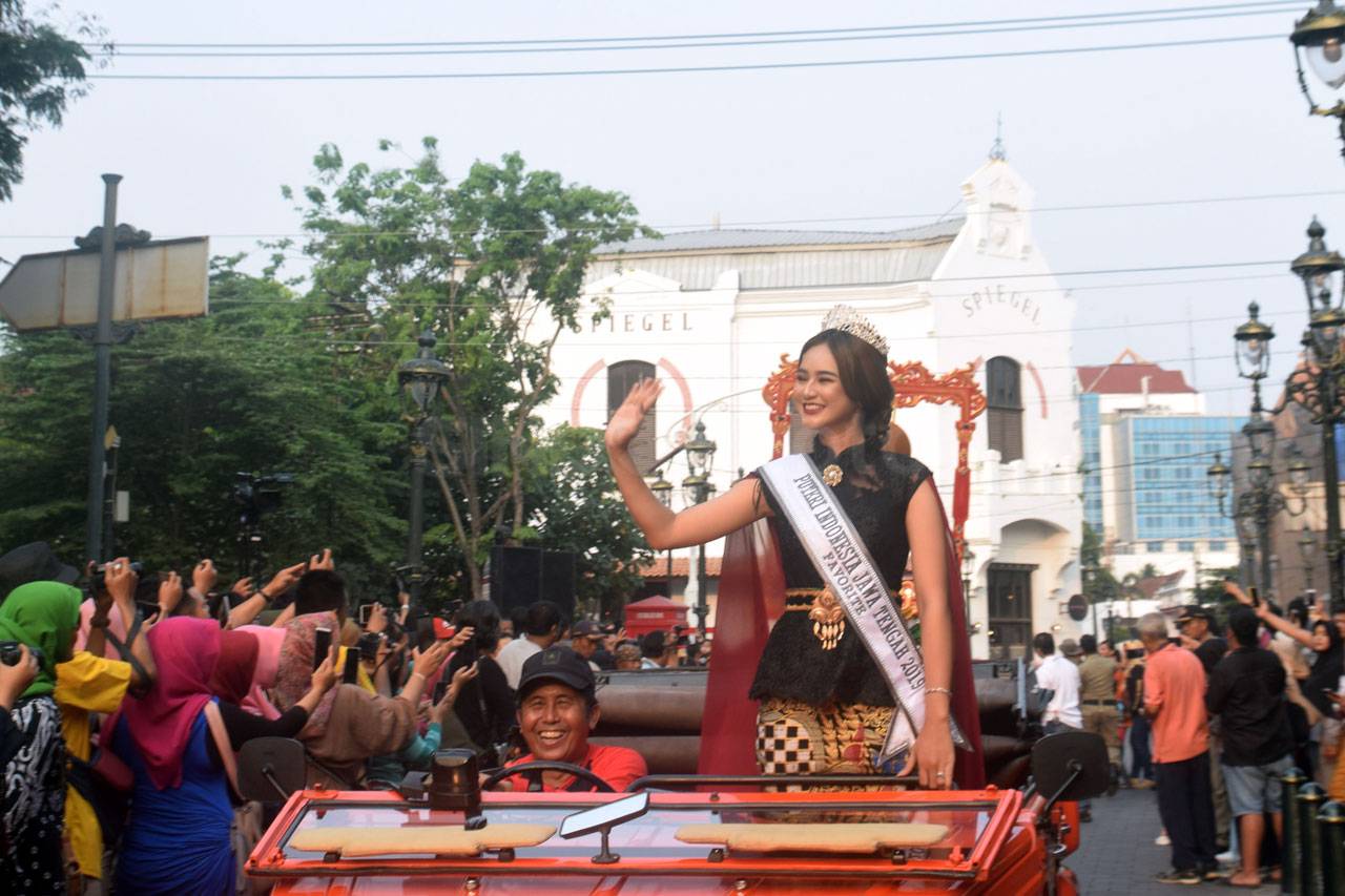Semarak Indische Parade...