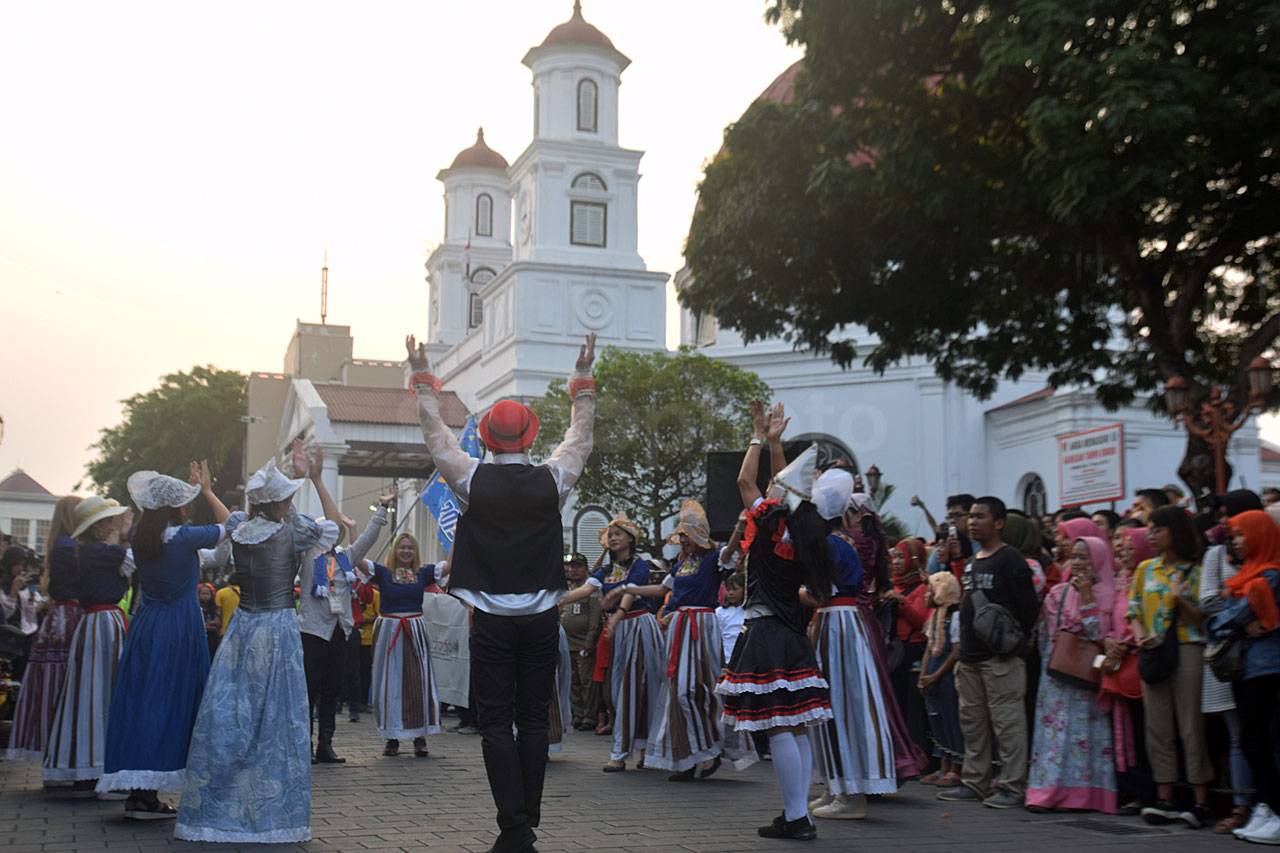 Semarak Indische Parade...
