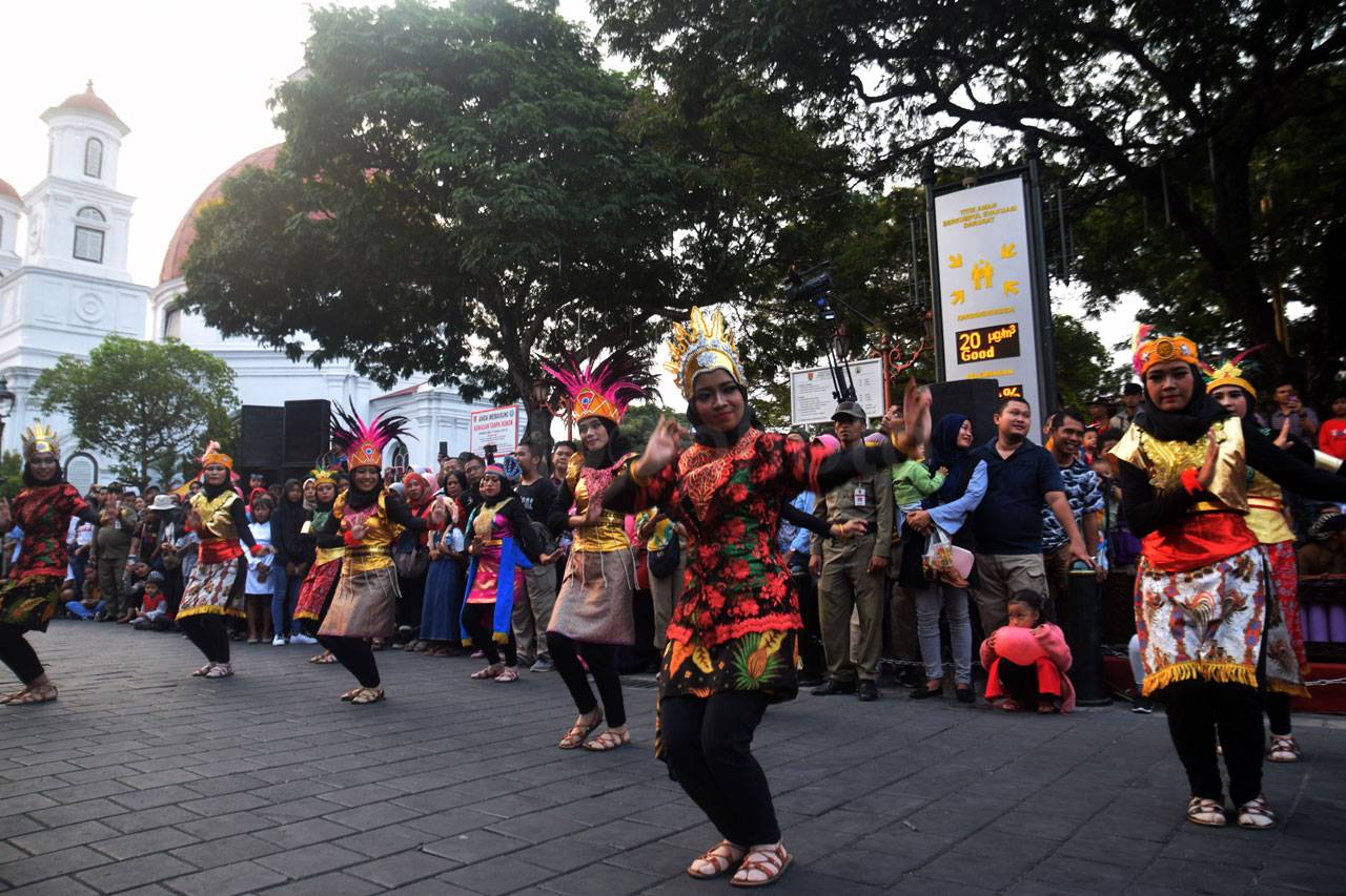 Semarak Indische Parade...