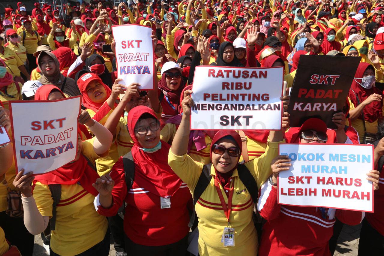 Ribuan Pelinting Desak...