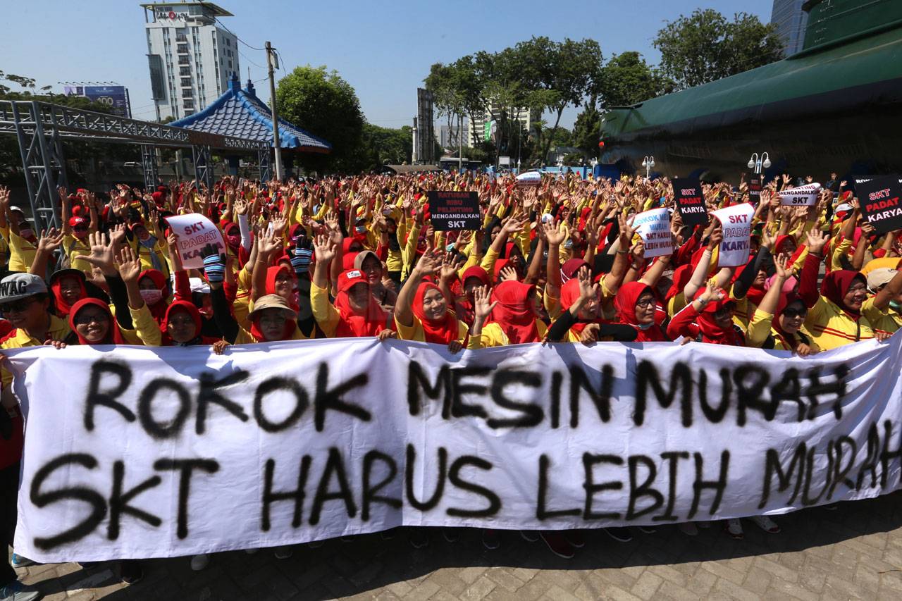 Ribuan Pelinting Desak...