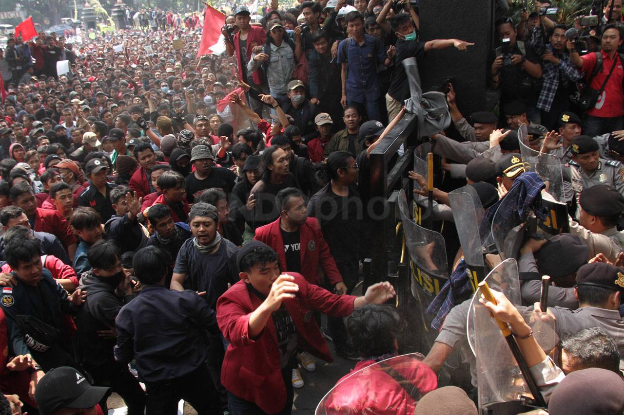 Demo Hari Tani di Malang...