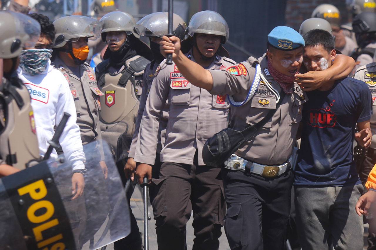 Demo Mahasiswa di Depan...
