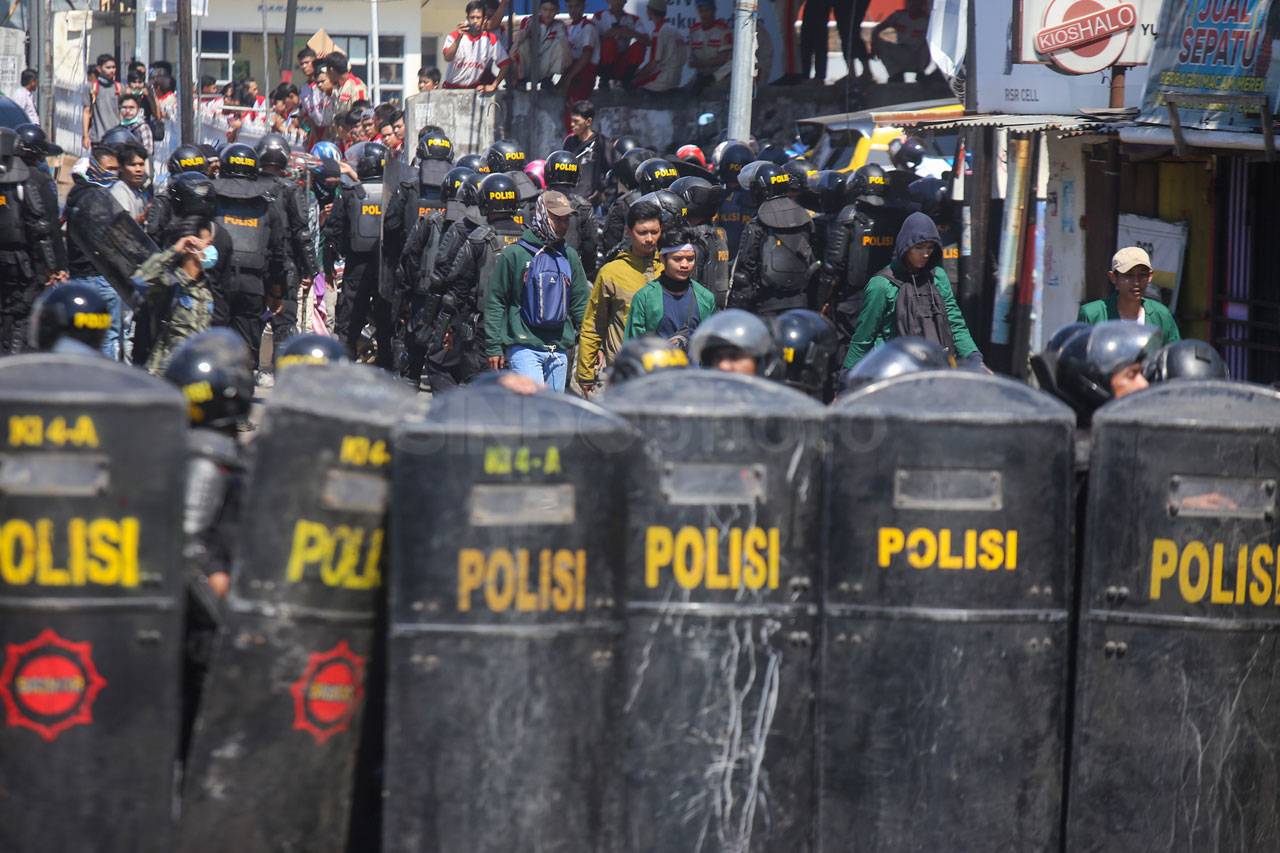 Demo Mahasiswa di Depan...