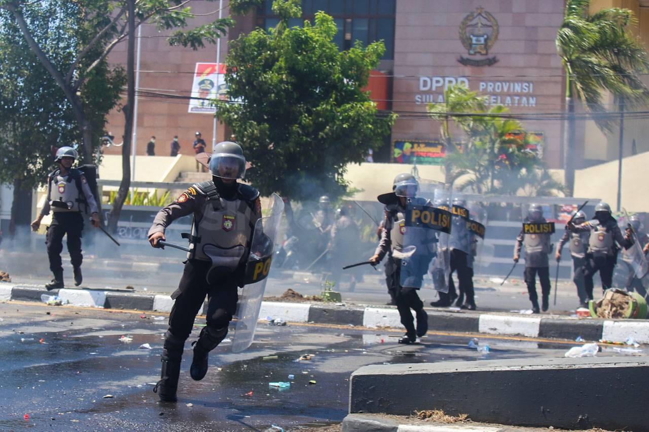 Demo Mahasiswa di Depan...
