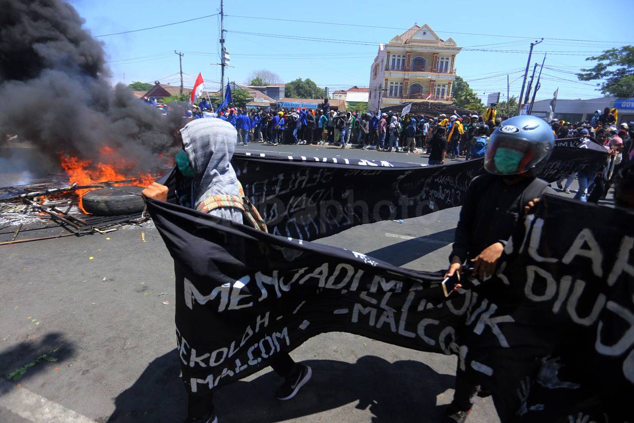 Demo Mahasiswa di Depan...
