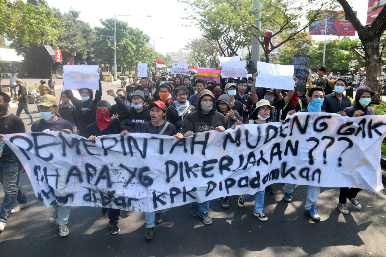 Setelah Robohkan Pagar,...