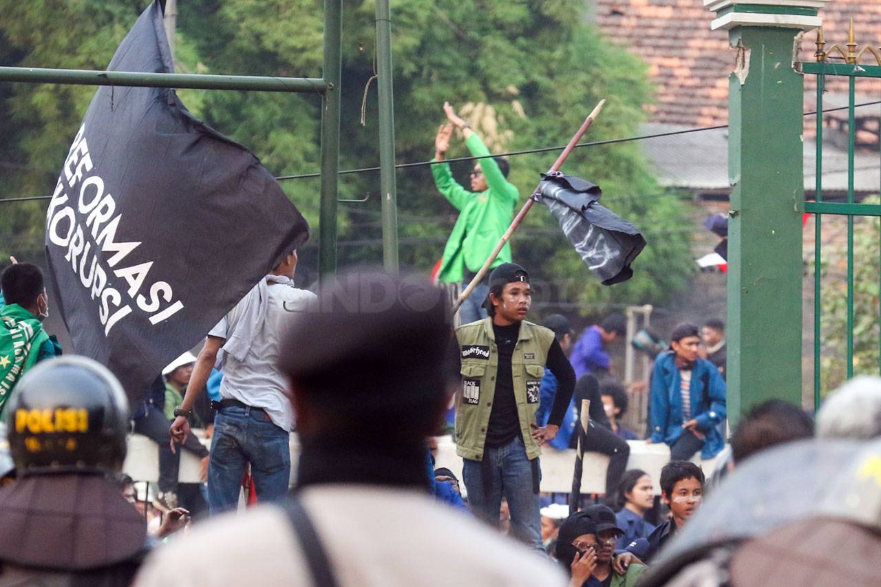 Demo di Depan DPR Berakhir...