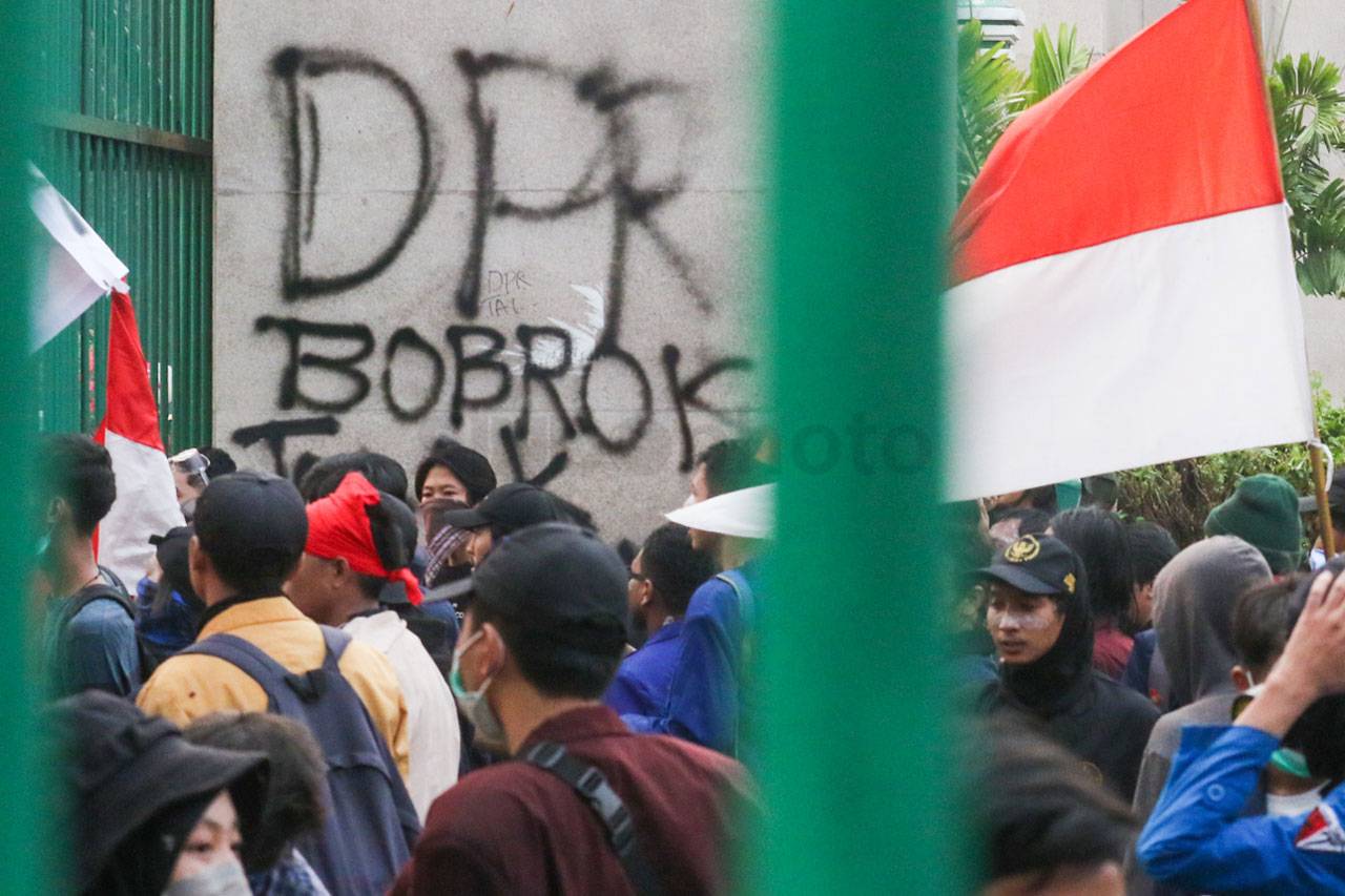 Demo di Depan DPR Berakhir...
