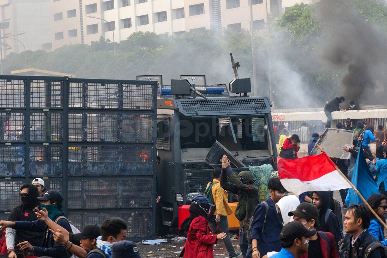 Demo di Depan DPR Berakhir...