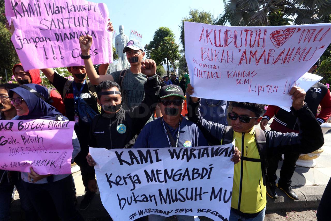 Aliansi Wartawan Surabaya...