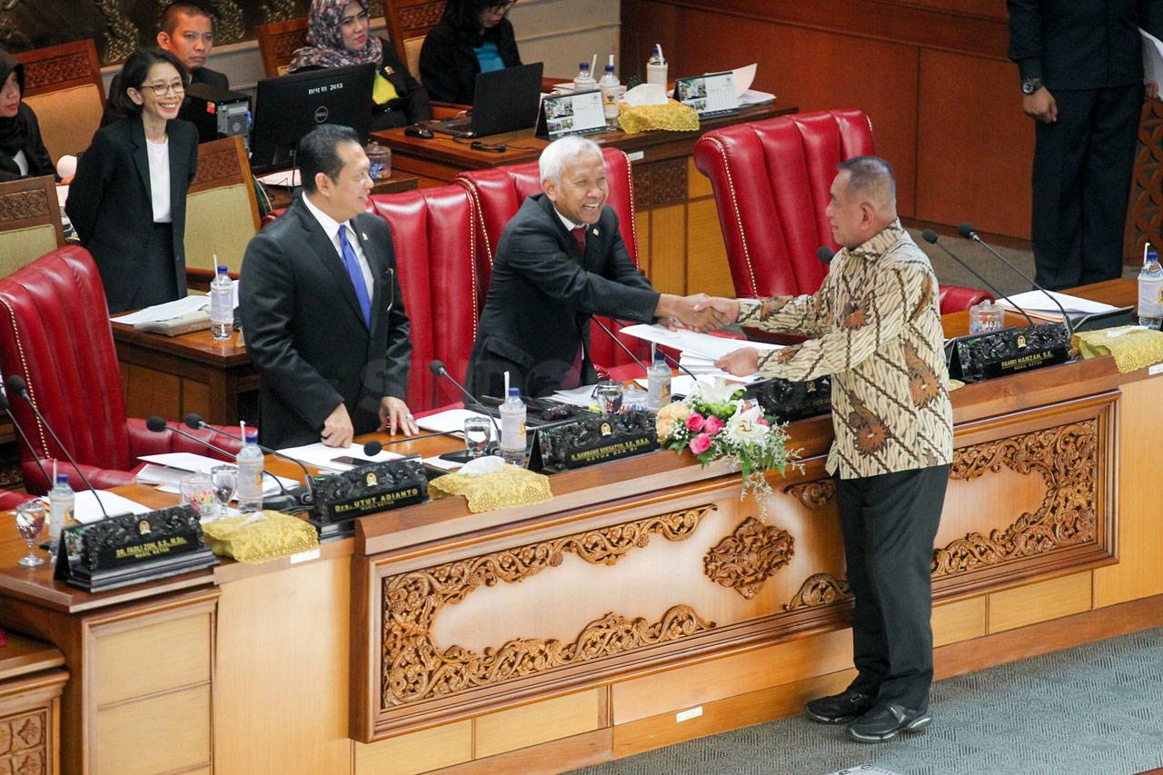 Paripurna DPR Sahkan...